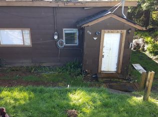 634 SE 2nd St, Newport, OR 97365