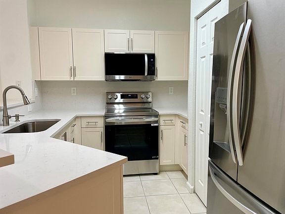 3rd image of 5071 SE Mariner Garden Cir