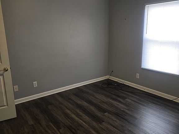 2nd image of 1907 E Balsam Ct