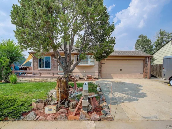 865 Madison Way, Bennett, CO 80102