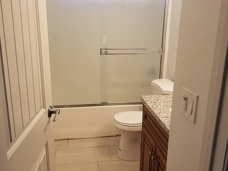 8471 Laurel Ave #401 — Photo 9