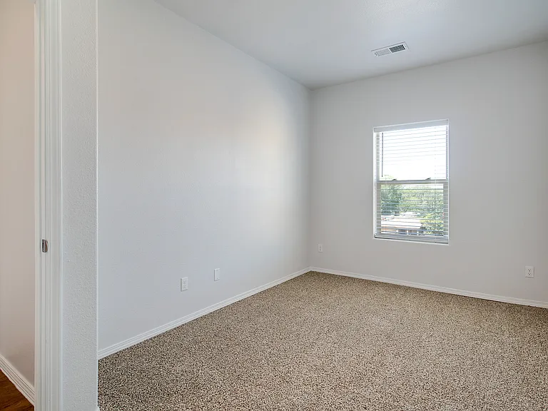 403 - top floor bedroom 2