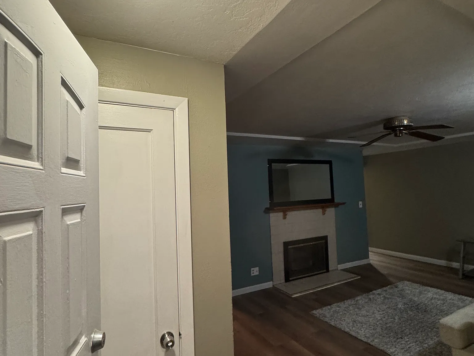 4 bed, 1.5 bath, 1696 sqft, $2,850 — Photo 2