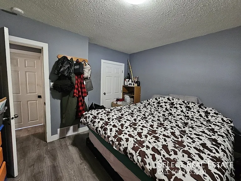 8565 Norman Cres #A — Photo 10
