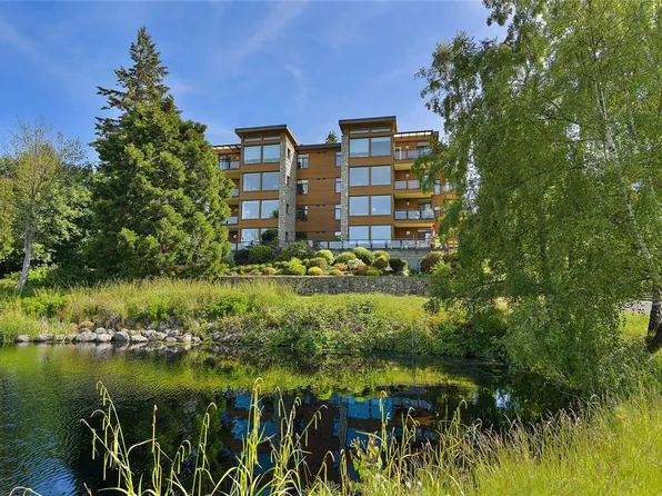 5327 Cordova Bay Rd #403, Saanich, BC V8Y 2L3