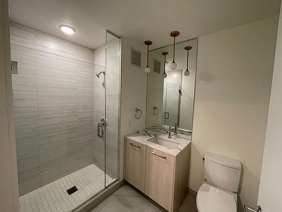 5th image of 626 W Randolph St #17
