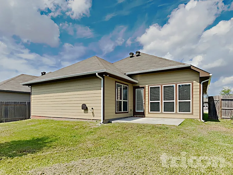 1058 Pleasant Bnd — Photo 16