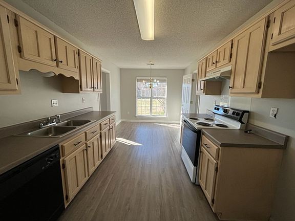 2nd image of 4321 Edmonton St
