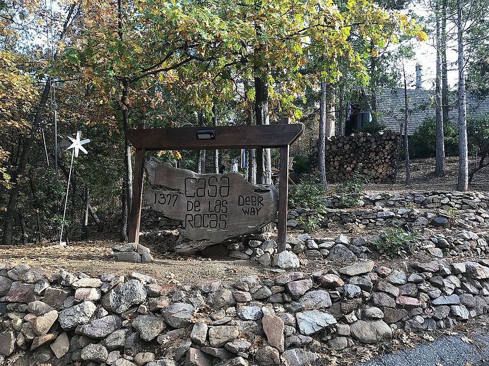 1st image of 1377 Deer Way