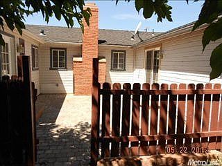 4th image of 10486 Mariposa Ave