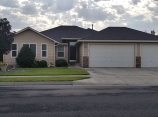 162 NE 12th St, Hermiston, OR 97838