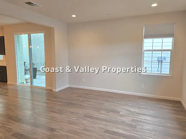 18907 Kilpatrick Ln — Photo 2