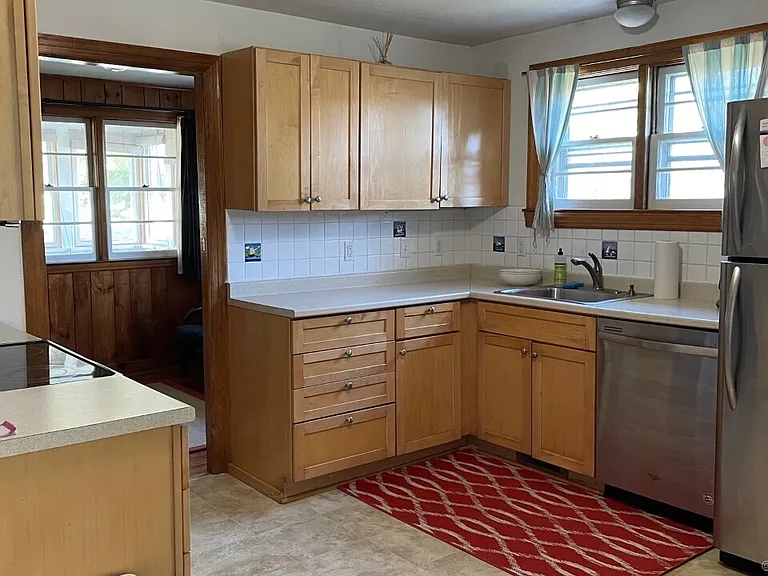 68 Kelsey Pl — Photo 2