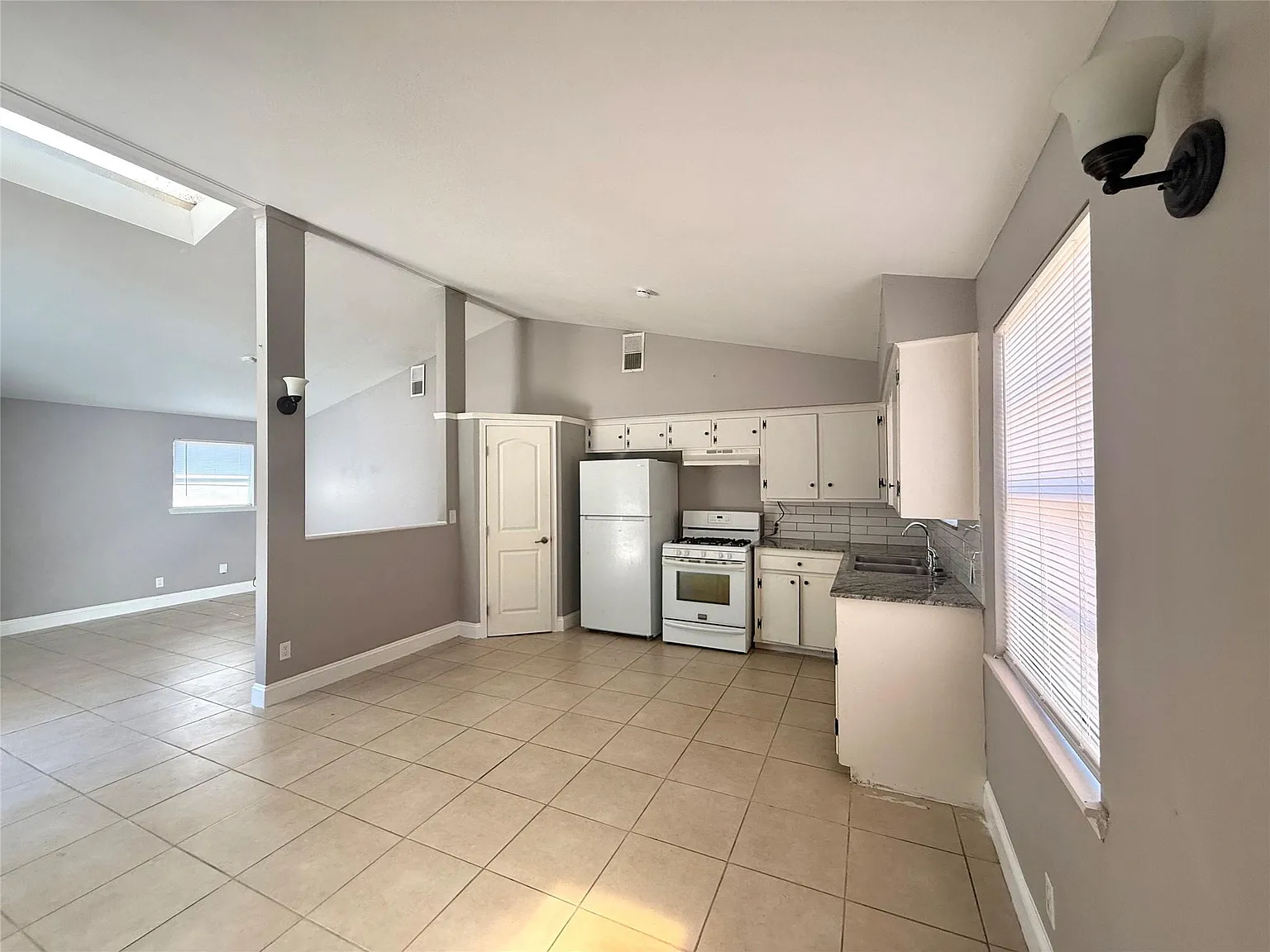 3 bed, 2.0 bath, $1,600 — Photo 3