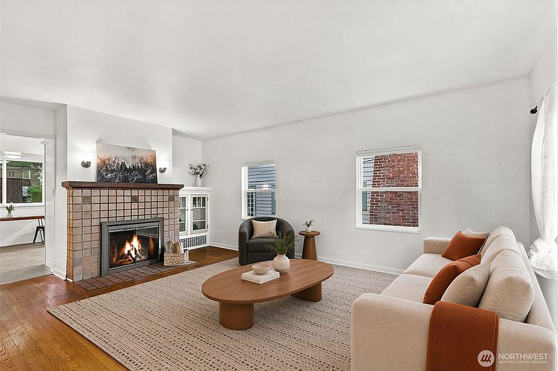 2nd image of 5756 25th Avenue NE