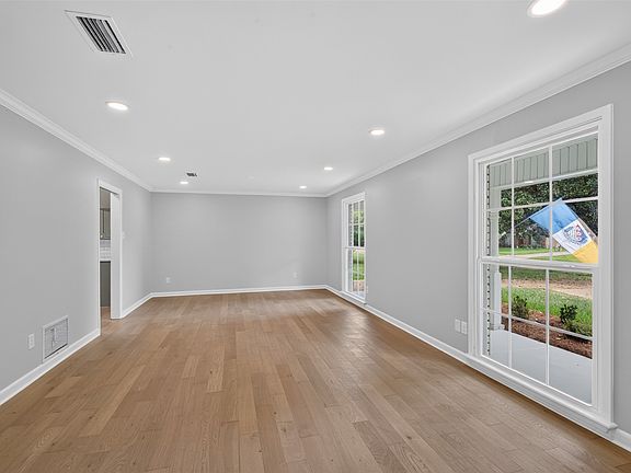 4th image of 6036 River Rd