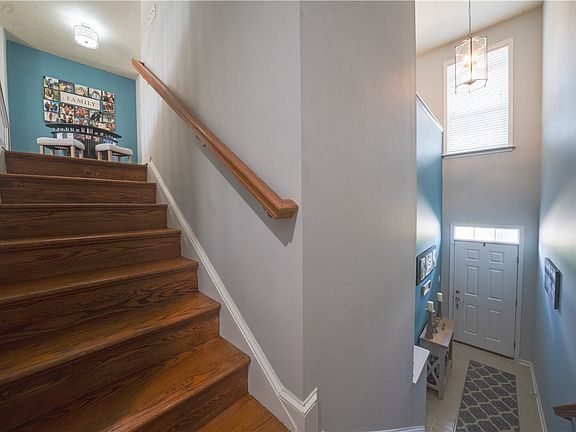 5th image of 551 Gala Dr