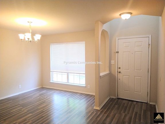 2nd image of 4003 Bur Oak Path