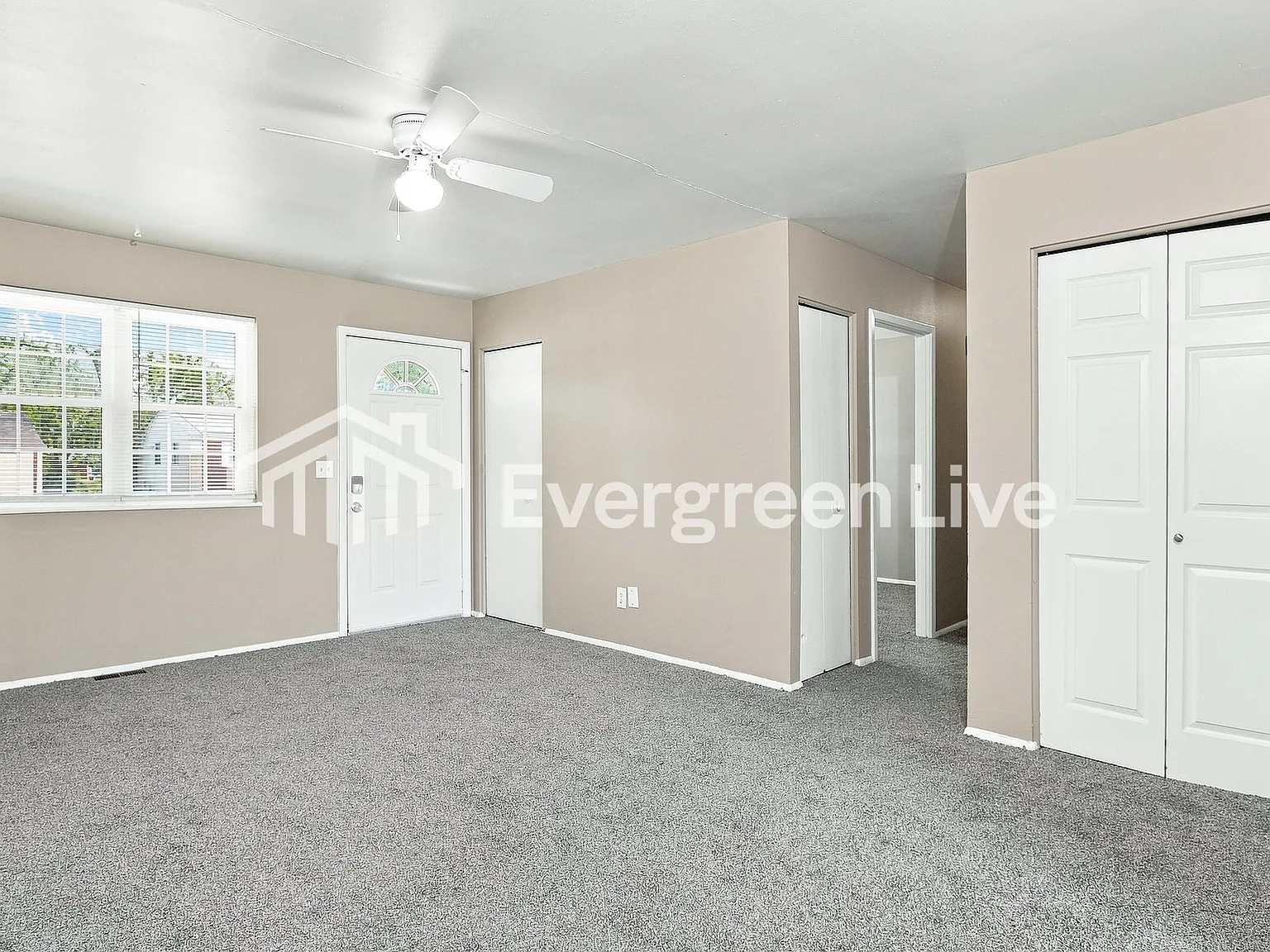 3 bed, 1.0 bath, 962 sqft, $1,745 — Photo 4
