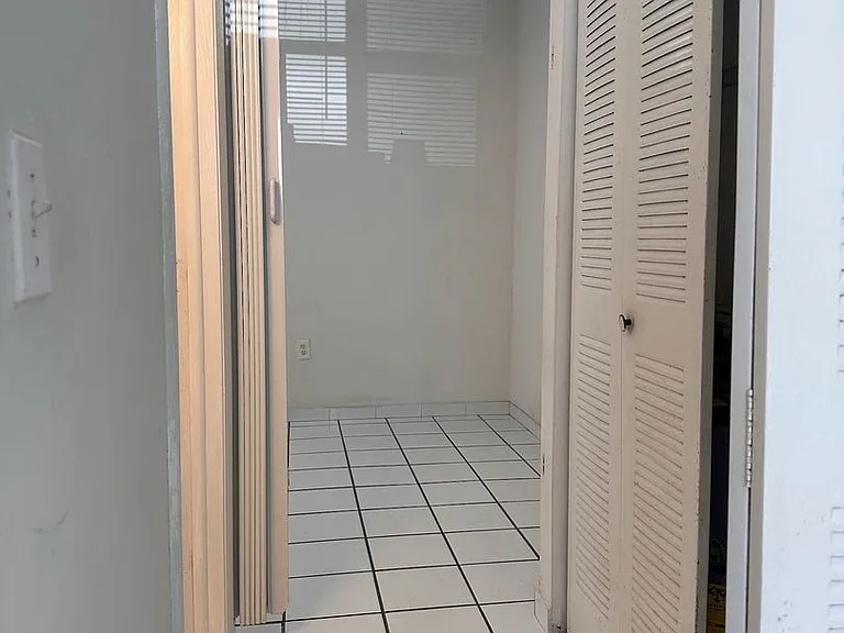 Kina Hialeah Apartments — Photo 11