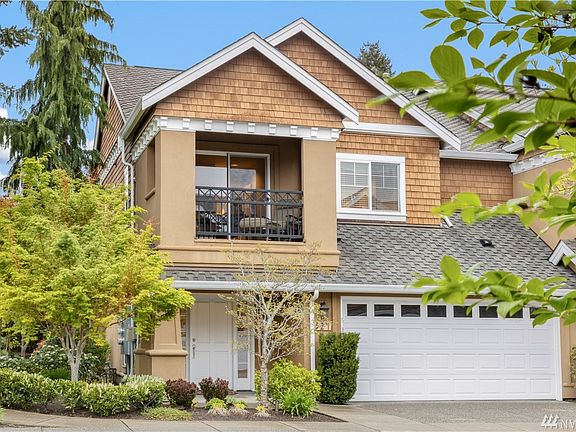 3rd image of 524 99th Ave NE