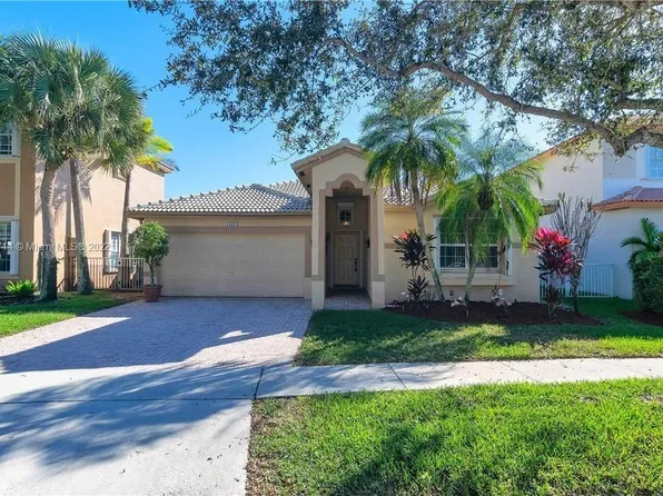 16774 NW 12th St, Pembroke Pines, FL 33028