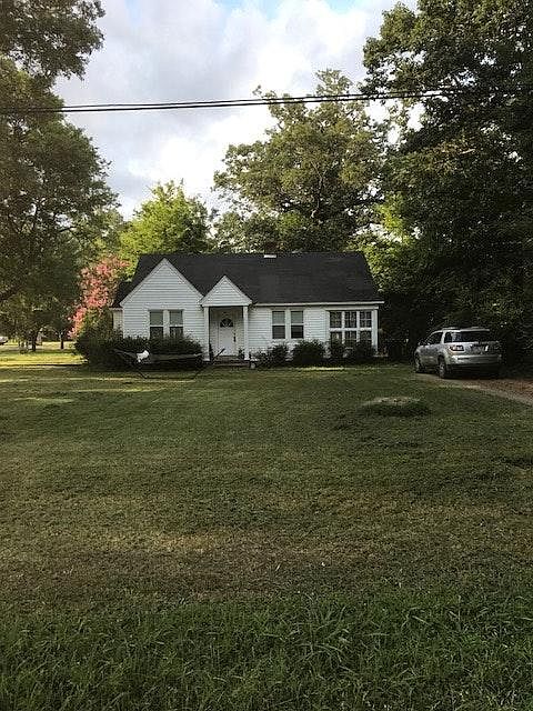 2nd image of 1217 Hickory Ln