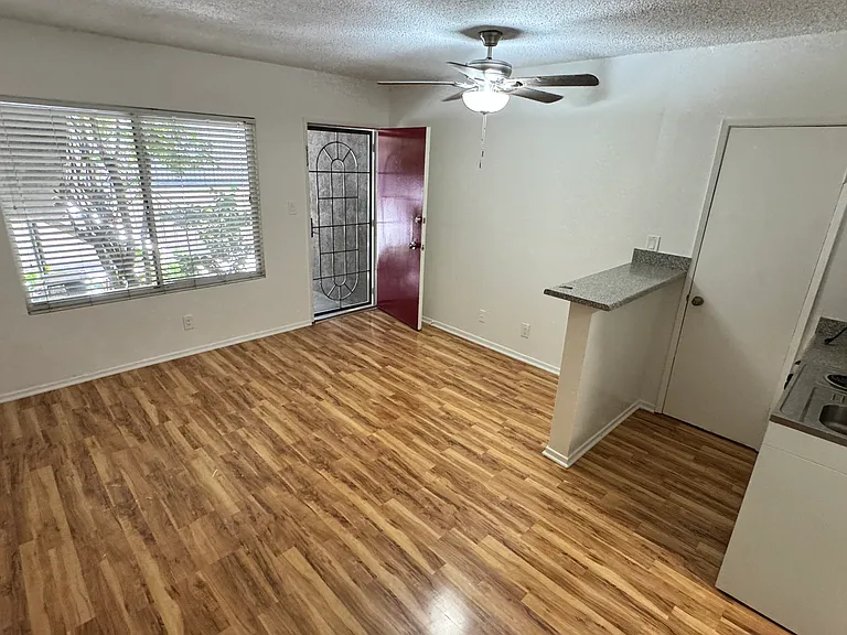 1718 Stoner Ave #3A — Photo 5
