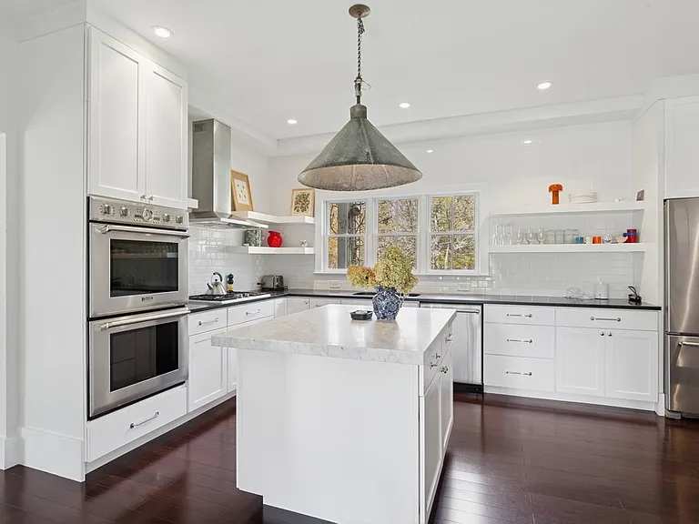 18 Dickerson Dr — Photo 6