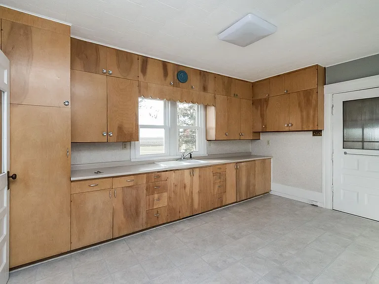 1667 W Ave — Photo 4