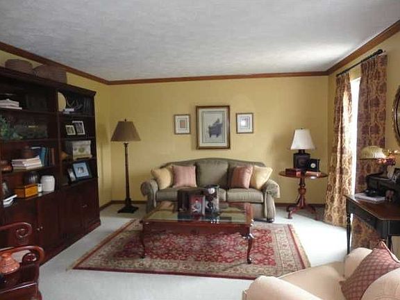 4th image of 239 Bluestone Dr