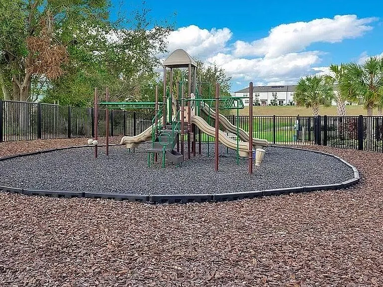 509 Madison Dr — Photo 30