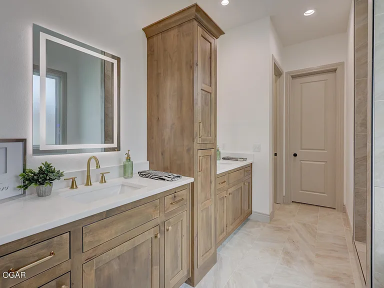 2520 S Cleveland Ave — Photo 13