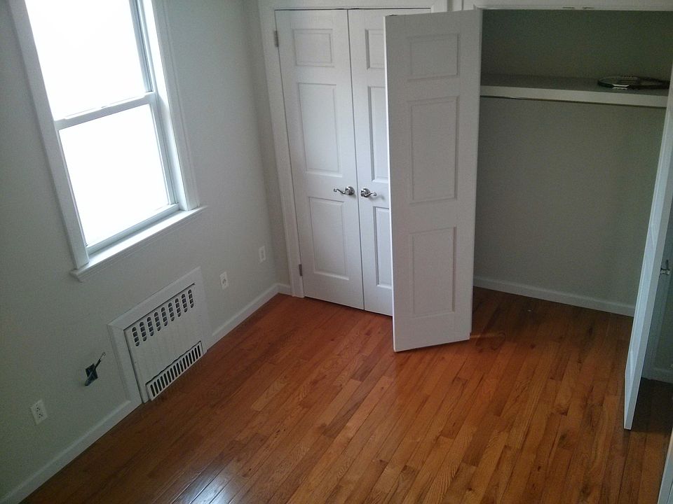 2nd image of 1655 W 10th St #2