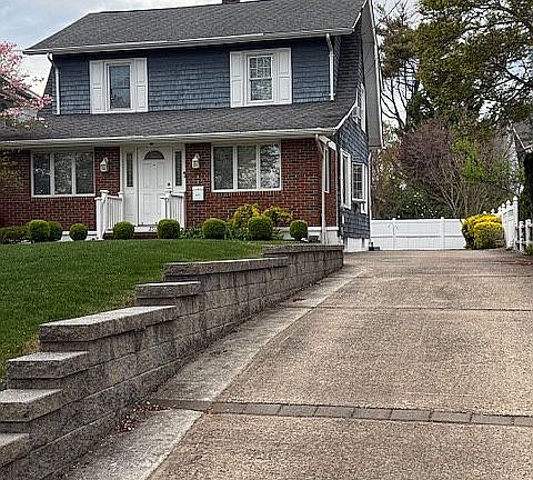 4th image of 332 Pitney Ave