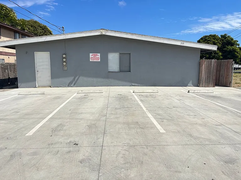 215 N K St — Photo 13