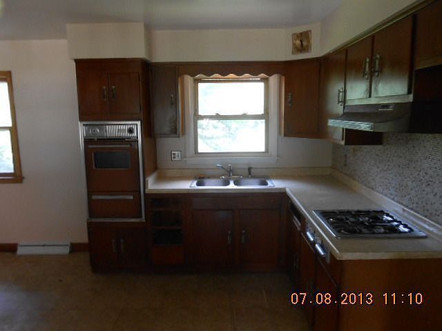 2nd image of 33 W James Way