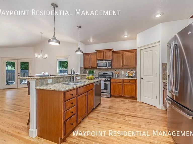 5956 N Bremerton Pl — Photo 9
