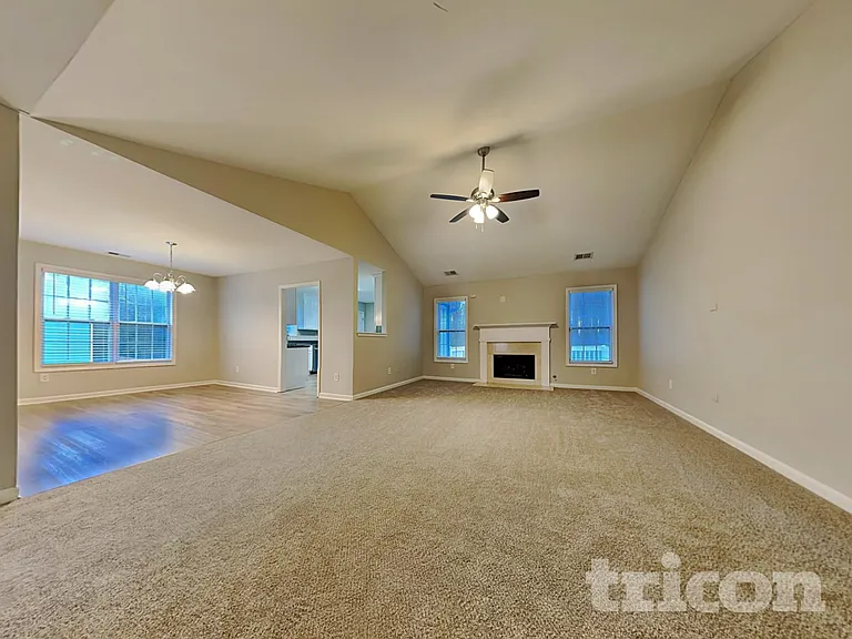 54 Freedom Dr NE — Photo 3