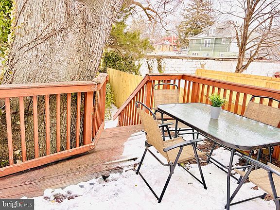 2nd image of 401 Holly Rd