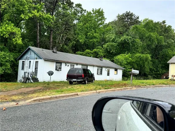 819 Douglas Dr, Thomasville, NC 27360