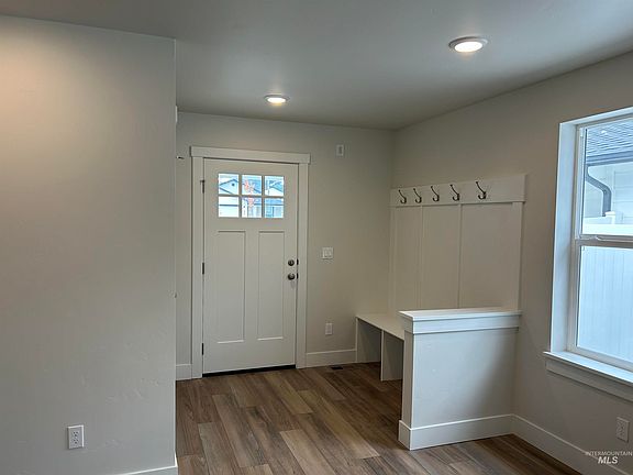 3rd image of 1907 Oregon Ln