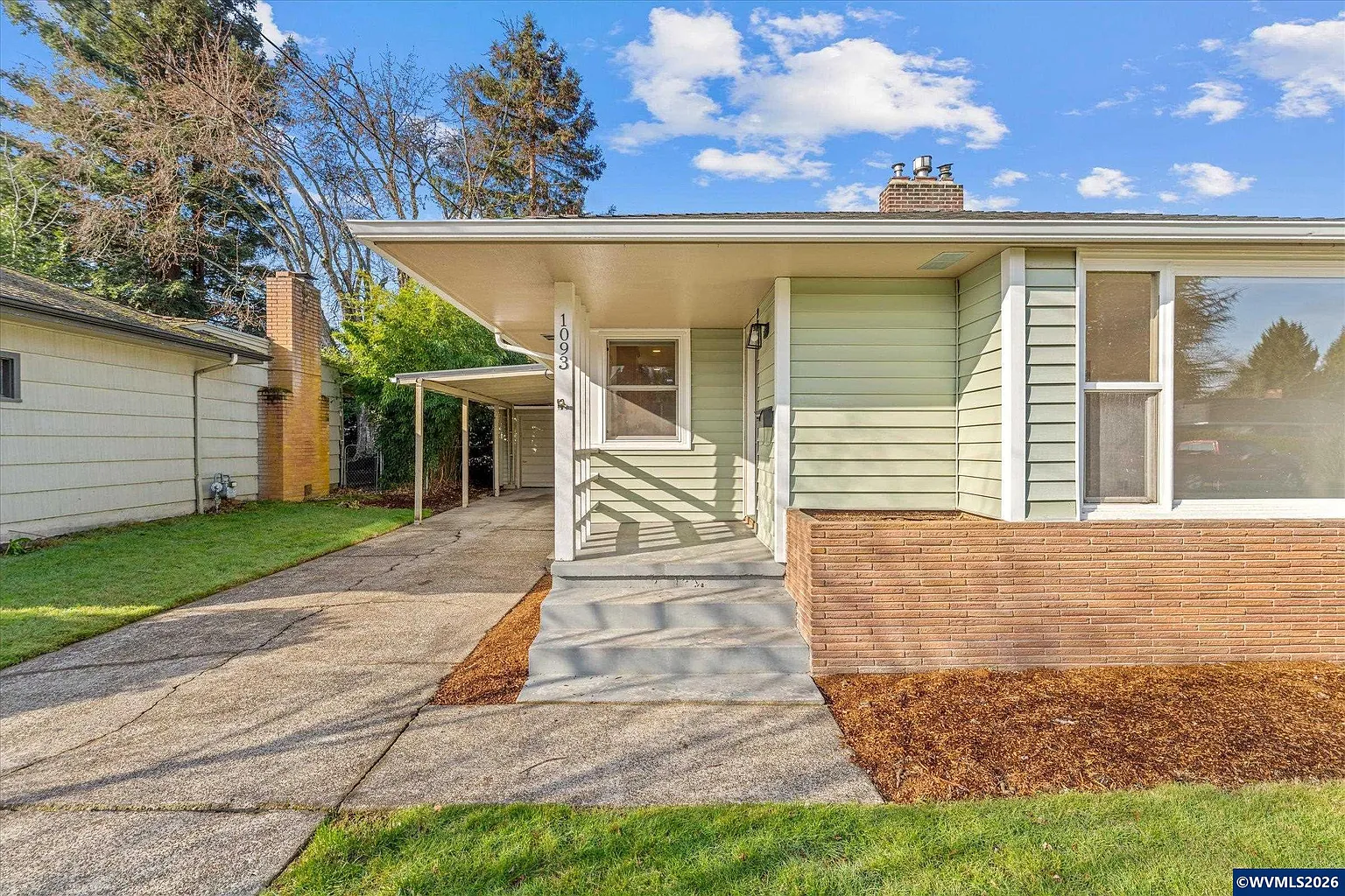 1093 Icel Ct NE photo 1