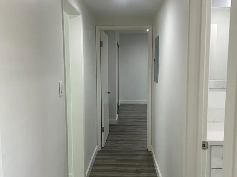 1060 S Sherbourne Dr #201 — Photo 8