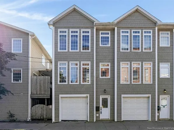 152 Duke St, Saint John, NB E2L 1N6