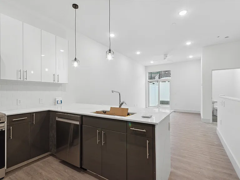1221 E Fletcher St #108A — Photo 13