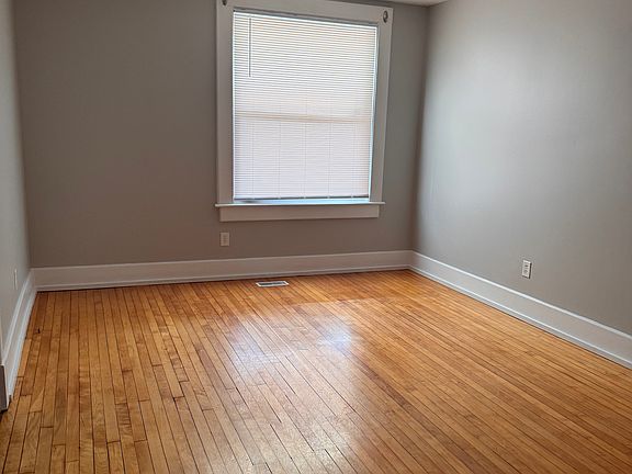2nd image of 2019 Murray Ave #1
