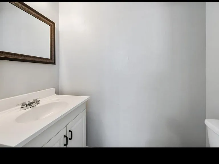 314 E Liberaux St — Photo 2