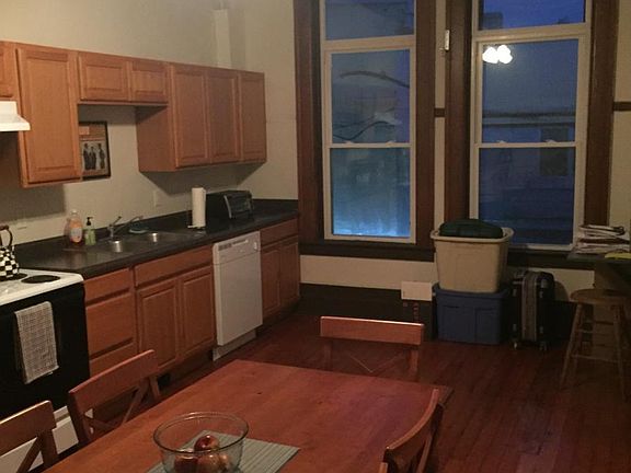 3rd image of 124 S Main St #2C