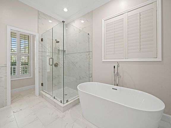 4th image of 202 Waterside Dr